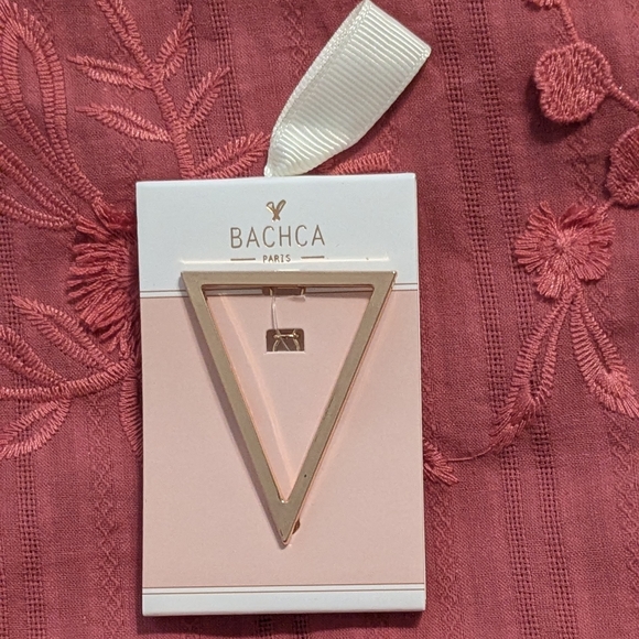 Gold Triangle Hair Clip - Picture 2 of 3